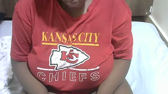Snapshot of HoneyExtasyXo- chatting on 03/14/26, 09:31 HoneyExtasyXo- online show from 03/14/26, 09:31