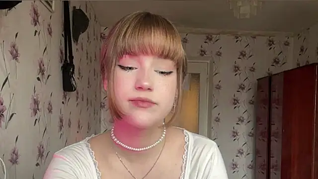 AnnaWasp online show from 04/08/26, 05:29