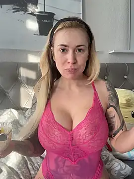 SelinaGalinsky6 online show from 03/26/26, 04:23