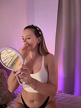 EvaRyen  online show from 03/19/26, 04:11