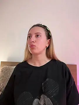 EvaRyen  online show from 04/17/26, 03:26