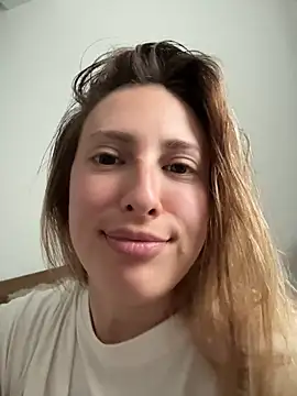 Snapshot of EvaRyen_ chatting on 05/07/26, 01:27 EvaRyen online show from 05/07/26, 01:27