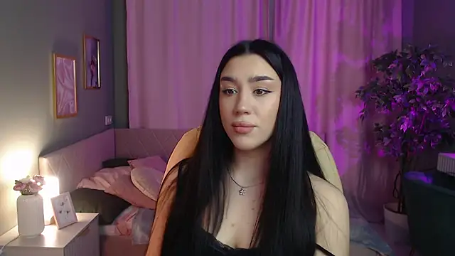 Winonna Ryder online show from 03/17/26, 07:44