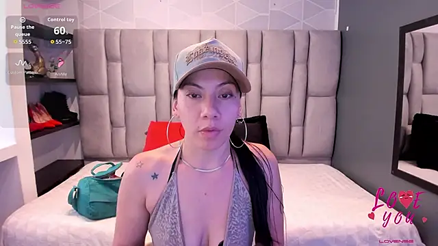 Abril Fox   online show from 06/06/26, 07:29