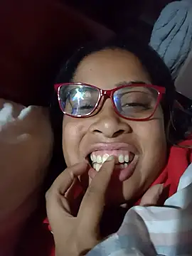 Snapshot of gatinha20257 chatting on 06/22/26, 02:02 gatinha20257 online show from 06/22/26, 02:02