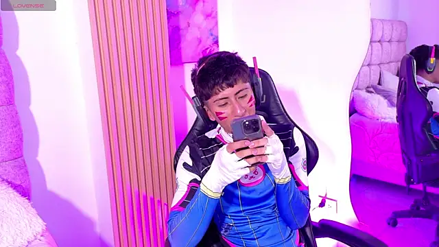 Snapshot of AndyJustgame_ chatting on 06/21/26, 11:07 AndyJustgame online show from 06/21/26, 11:07