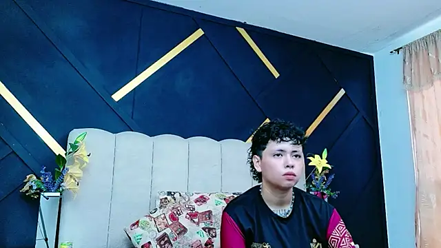 NikiEvanz online show from 05/04/26, 07:10