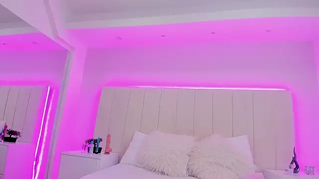 cintya evans online show from 04/19/26, 07:05