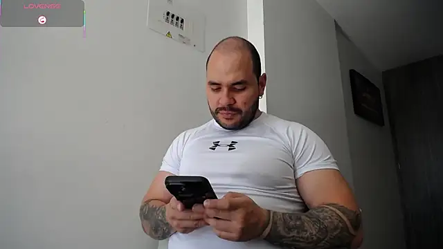 Snapshot of Axel_Dominus chatting on 08/07/26, 03:25 Axel Dominus online show from 08/07/26, 03:25