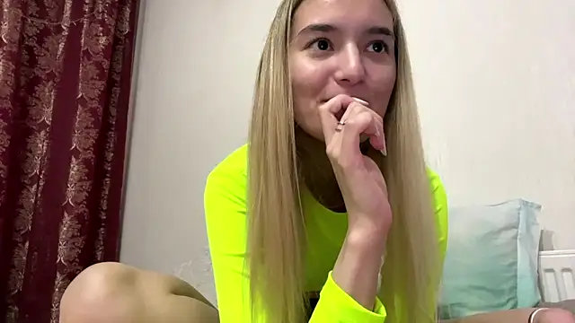 ReathaKiss online show from 04/21/26, 03:07