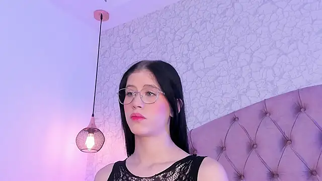 saraa joness  online show from 05/10/26, 05:40