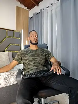 Oliver bigblack cock online show from 04/01/26, 07:33