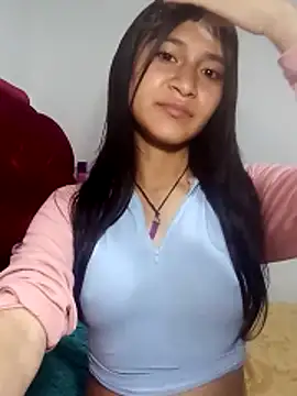 Snapshot of KarolaMendez chatting on 04/21/26, 10:45 KarolaMendez online show from 04/21/26, 10:45