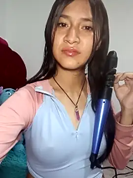 Snapshot of KarolaMendez chatting on 04/26/26, 10:29 KarolaMendez online show from 04/26/26, 10:29