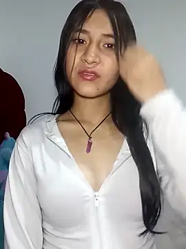 Snapshot of KarolaMendez chatting on 05/14/26, 11:44 KarolaMendez online show from 05/14/26, 11:44