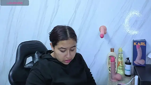 Lunafemme tf online show from 04/24/26, 03:20