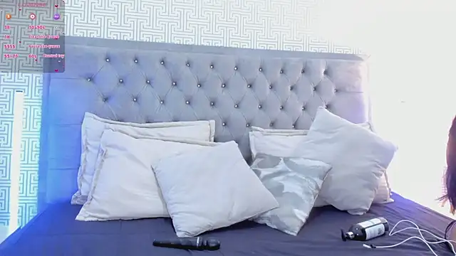 Alexa Wiild online show from 04/17/26, 03:53