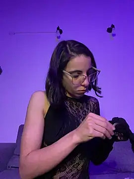 Poison Ivy 29 online show from 04/28/26, 10:37
