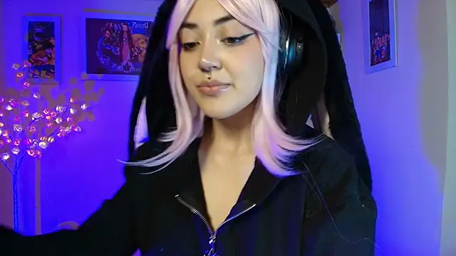Nanachi uwu online show from 05/17/26, 08:34