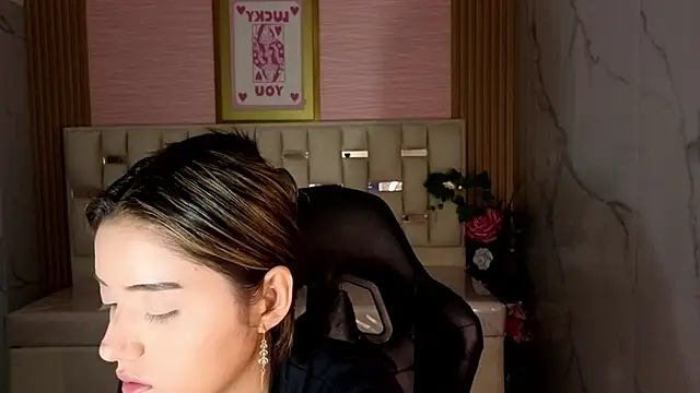 veronicaa s online show from 06/18/26, 08:02