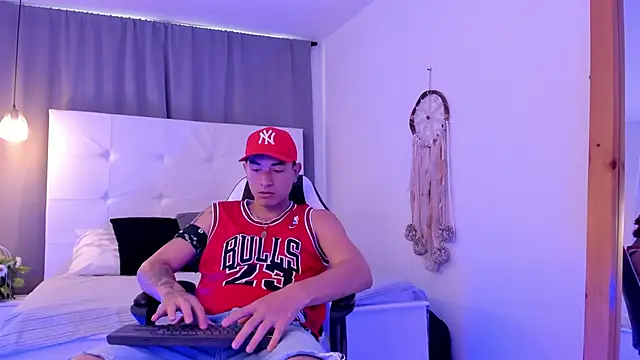 Thiago 2003  online show from 04/08/26, 12:27