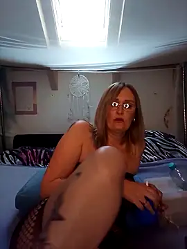 roxy 74 online show from 04/17/26, 08:06