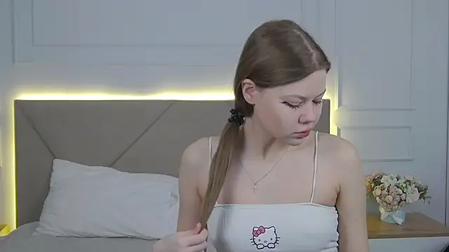 Sophie Rays online show from 03/19/26, 04:16