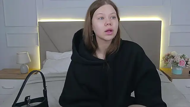 Sophie Rays online show from 06/03/26, 03:20
