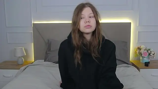 Sophie Rays online show from 06/06/26, 03:55