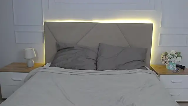 Sophie Rays online show from 06/12/26, 03:27