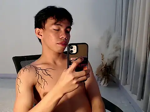 Snapshot of hottasianboy chatting on 08/03/26, 03:27 hottasianboy online show from 08/03/26, 03:27