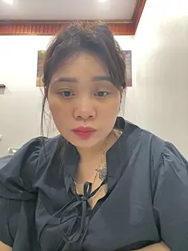 Snapshot of Chin-xinh chatting on 03/18/26, 08:06 Chin-xinh online show from 03/18/26, 08:06
