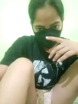 nidhiyadav00 online show from 05/02/26, 09:03