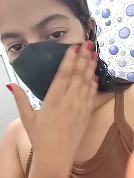 nidhiyadav00 online show from 05/13/26, 07:55