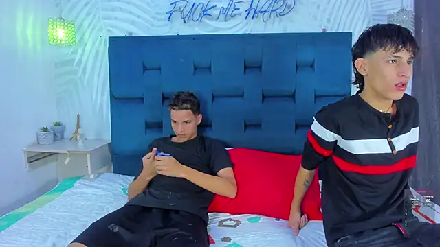 Only3Trio online show from 04/19/26, 06:10