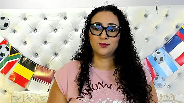 VaniaRouse online show from 06/24/26, 02:16