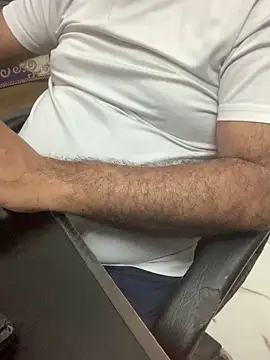 Snapshot of urb0nd chatting on 03/26/26, 12:39 urb0nd online show from 03/26/26, 12:39