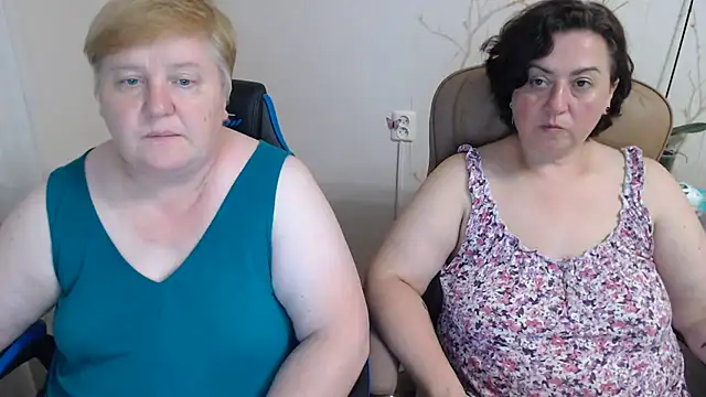 Snapshot of Lindy-Jeanie chatting on 08/03/26, 08:01 Lindy-Jeanie online show from 08/03/26, 08:01