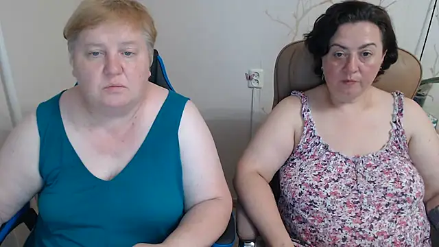 Snapshot of Lindy-Jeanie chatting on 08/06/26, 08:22 Lindy-Jeanie online show from 08/06/26, 08:22