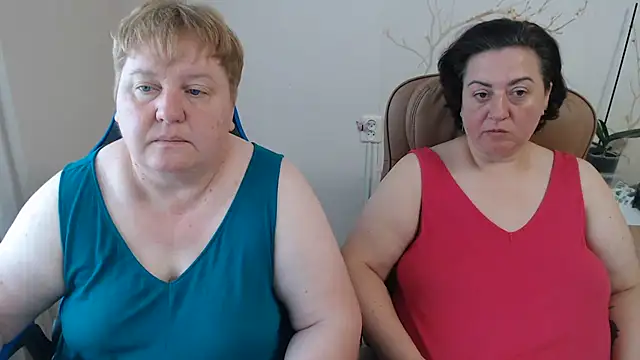 Snapshot of Lindy-Jeanie chatting on 08/08/26, 08:49 Lindy-Jeanie online show from 08/08/26, 08:49