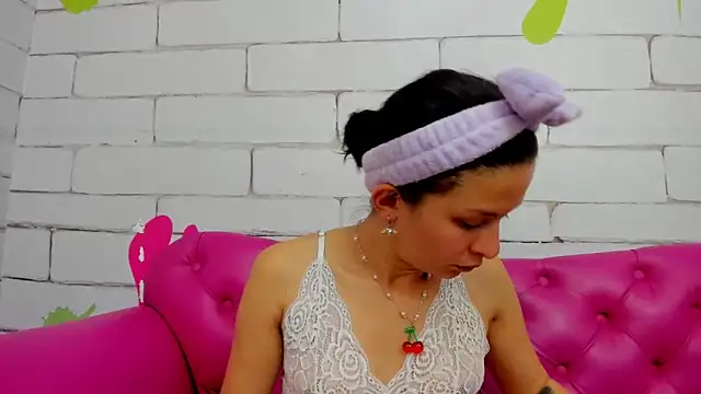 Danna Greyy online show from 04/17/26, 12:08