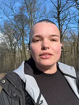 Snapshot of YoungLoreena chatting on 03/16/26, 02:10 YoungLoreena online show from 03/16/26, 02:10