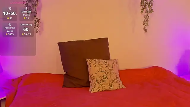 cuttie blondie online show from 06/15/26, 11:12