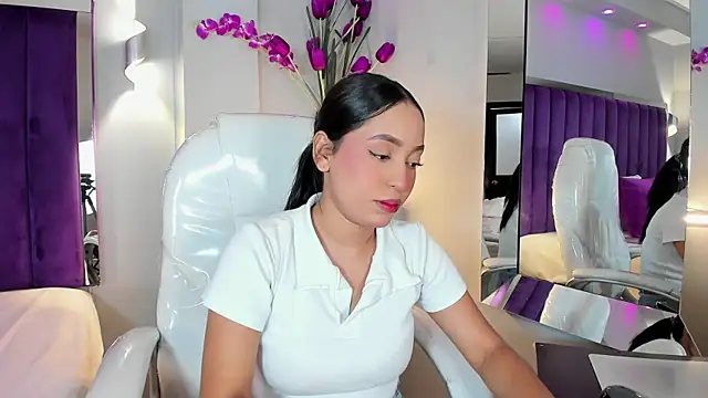MiaCamille  online show from 06/06/26, 06:12