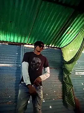 Snapshot of spittingpig1 chatting on 03/15/26, 06:14 spittingpig1 online show from 03/15/26, 06:14