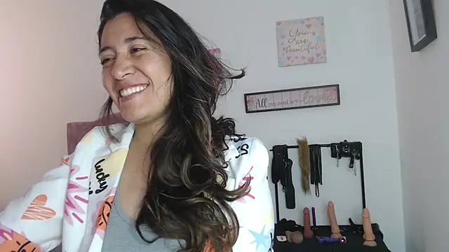 Snapshot of violeta_scott chatting on 06/16/26, 02:09 violeta scott online show from 06/16/26, 02:09