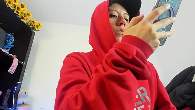 ItsAmara online show from 03/27/26, 01:55