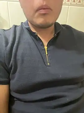 Snapshot of DanielZz69 chatting on 03/23/26, 01:53 DanielZz69 online show from 03/23/26, 01:53