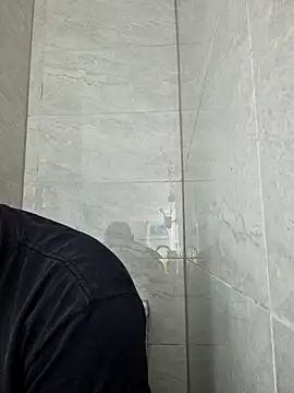 Snapshot of bigmillz32 chatting on 04/15/26, 04:47 bigmillz32 online show from 04/15/26, 04:47