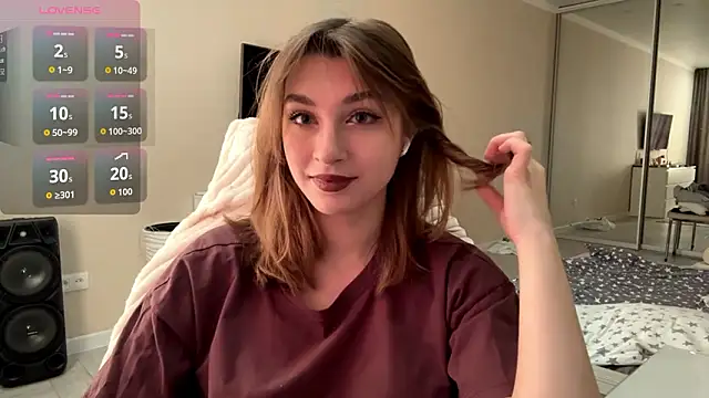 Snapshot of Olivia_132 chatting on 03/15/26, 10:43 Olivia 132 online show from 03/15/26, 10:43